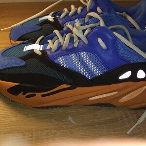 Yeezy Boost 700 - Authentic